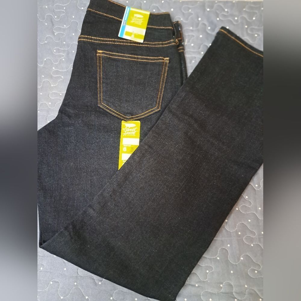 Old Navy The SweatHeart Boot cut jeans size 6 short NWT